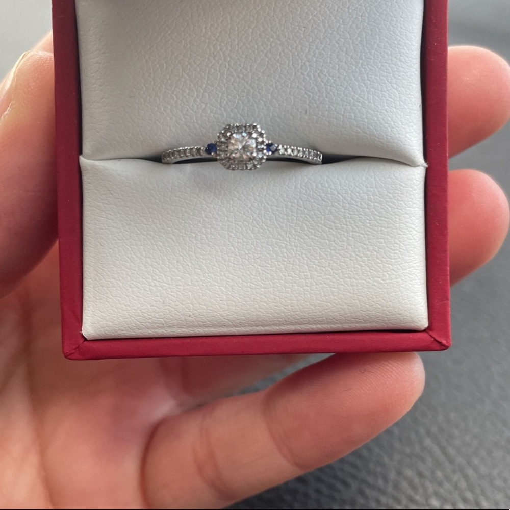 Diamond Ring - Picture 3 of 3
